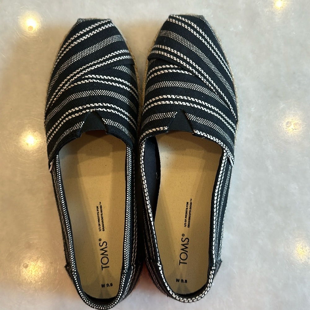 Black and white stripe Toms